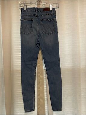 Wrangler Hi Rise Unforgettable Skinny Jeans Size 4